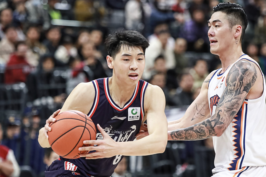 上海久事CBA击败天津先行者王哲林内线统治的简单介绍